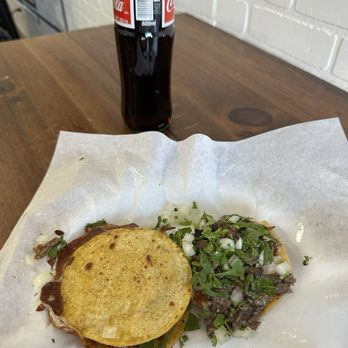 Tacos El Vampiro - Asada mulita and cabeza vampiro (before toppings and salsa) - Mexican Near Me - Sylmar, California Tacos El Vampiro - Asada mulita and cabeza vampiro (before toppings and salsa) - Mexican Near Me - Sylmar, California