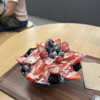 Sul & Beans - yogurt berry - Desserts Near Me - Irvine, California