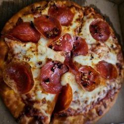 Water Street Pizzeria - Kid size garlic and pep pizza