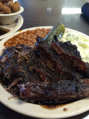 Chris' Bar-B-Que by null