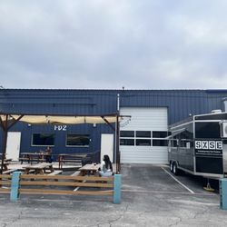 SXSE Food - Eating patio