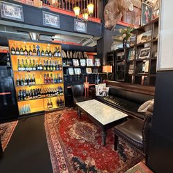 Battery Park Book Exchange & Champagne Bar