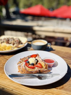 Tunnel Creek Café by null