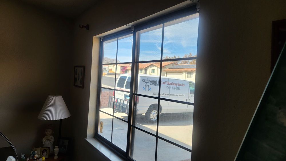 Slide of Les' Plumbing Service
