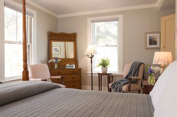 The Lake House at Ferry Point Inn by null
