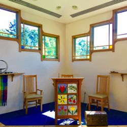 Accotink Unitarian Universalist Church - Rainbow pulpit