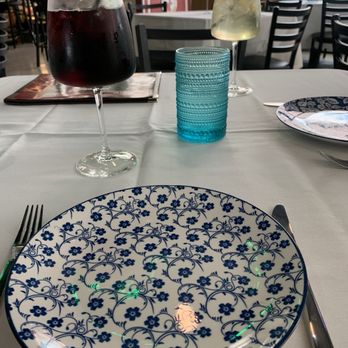 Echate Pa lla - Place setting - Tapas Bars Near Me - Doral, Florida Echate Pa lla - Place setting - Tapas Bars Near Me - Doral, Florida