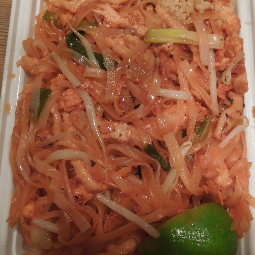 Thai Palace - Pad Thai CHicken - Thai Near Me - Bloomfield, Connecticut Thai Palace - Pad Thai CHicken - Thai Near Me - Bloomfield, Connecticut