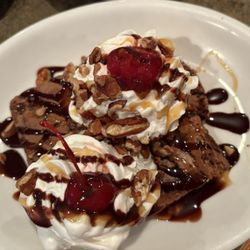 Paul's Place Steakhouse - Brownie sundae