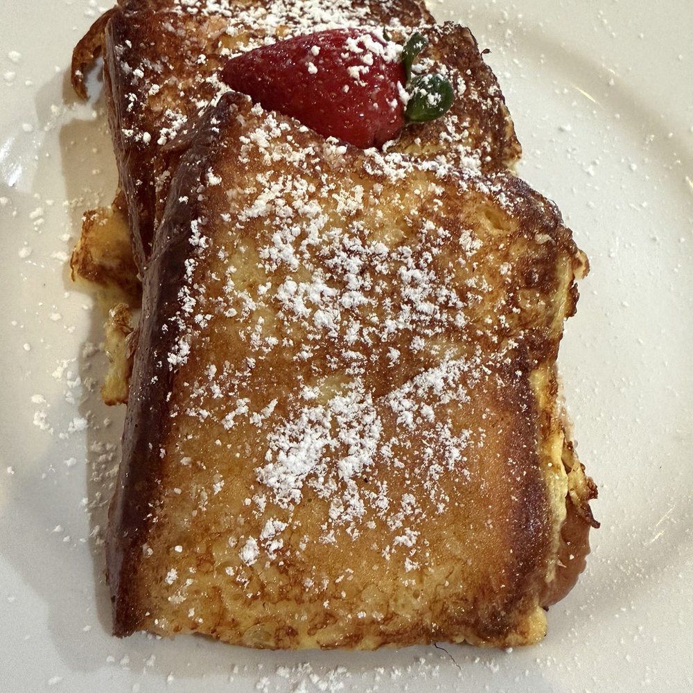 Sweet E's Cafe - Banana Stuffed French Toast - Cafes Near Me - Honolulu, Hawaii