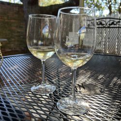 Savi's Wine - Wine tasting on the patio.