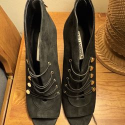 Pauline’s Consignment Boutique - Karl Lagerfeld heels