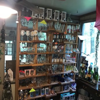 Highland Manor Winery - Love all the glass options - Wineries Near Me - Jamestown, Tennessee