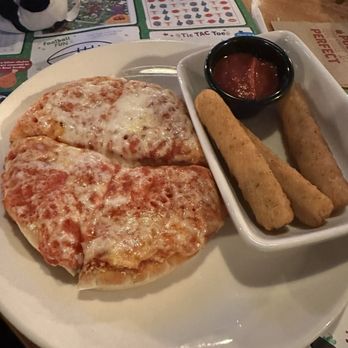 Applebee's Grill + Bar - Kids meal! Could be split between 2 small kiddos! - American Near Me - Maple Grove, Minnesota Applebee's Grill + Bar - Kids meal! Could be split between 2 small kiddos! - American Near Me - Maple Grove, Minnesota