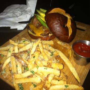 Jj Finnegans Food and Spirits - American restaurant in West Dundee, IL