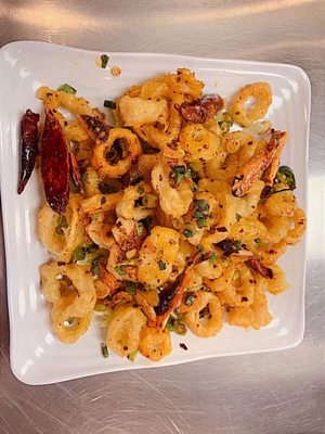 China Dragon by null