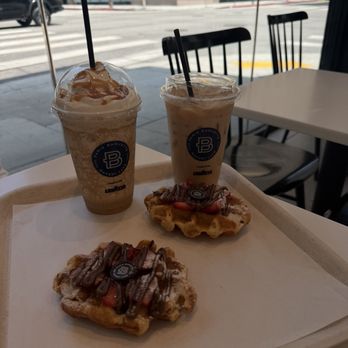 Paris Baguette - Belgian Waffle, caramel frappe & iced chai latte! - Coffee & Tea Near Me - Los Angeles, California