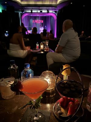 Easy's Cocktail Lounge by null