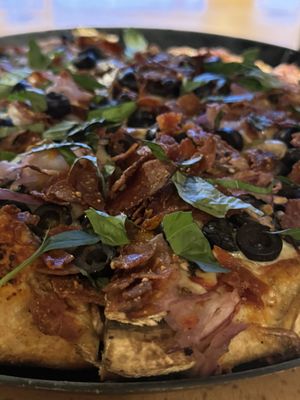 Local Myth Pizza by null