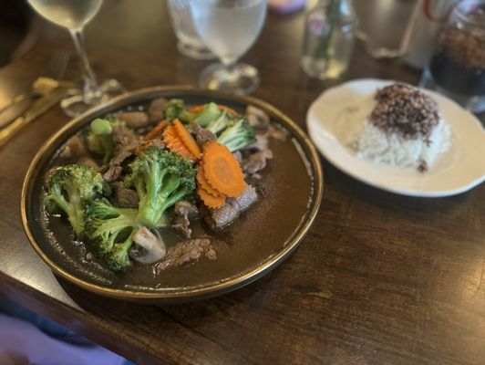 Le Ros Thai Asian Cuisine by null