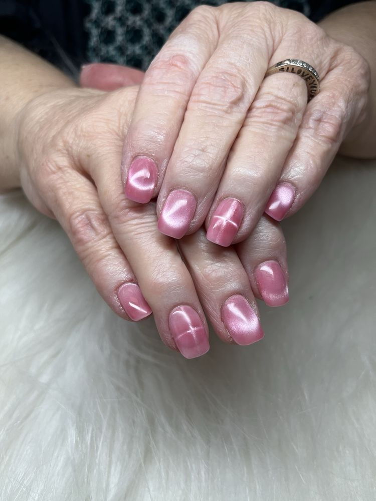 PureLux Nails & Spa Logo