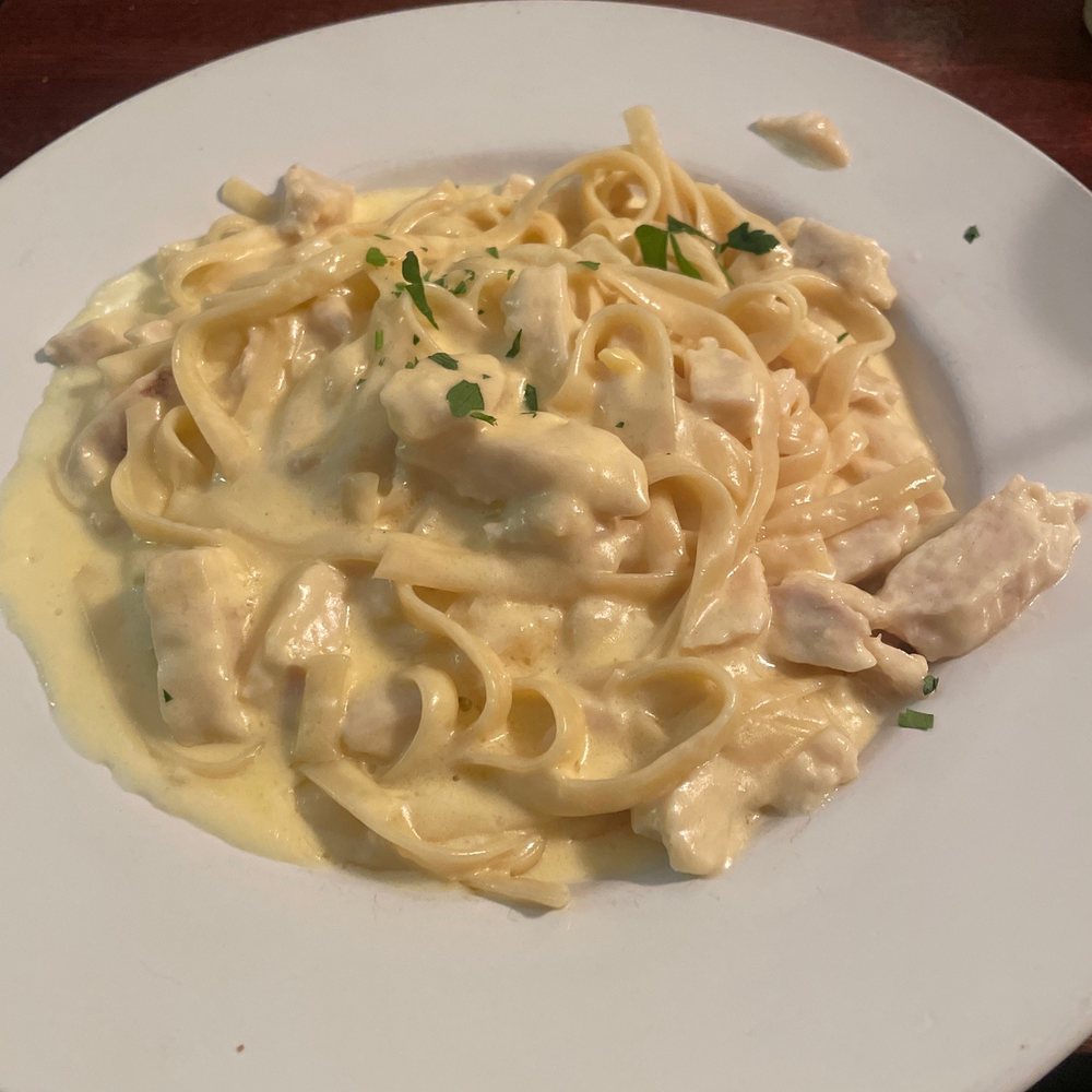 Capri Restaurant - Chicken Alfredo - Pizza Near Me - Natrona Heights, Pennsylvania