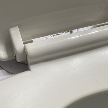 Ez Bee Cleaning - Dirty behind toilet still after 90min "cleaning" - Home Cleaning Near Me Ez Bee Cleaning - Dirty behind toilet still after 90min "cleaning" - Home Cleaning Near Me