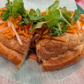 Nikkis Banh Mi - BBQ bahn mi - Pizza Near Me - Portsmouth, New Hampshire