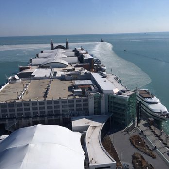 Navy Pier's Centennial Wheel - Amusement Parks Near Me - Chicago, Illinois