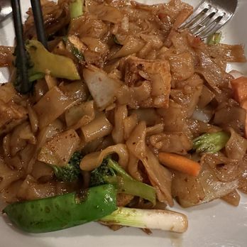 The Green Elephant - Thai Ginger Noodles, delicious - Vegetarian Near Me - Portland, Maine