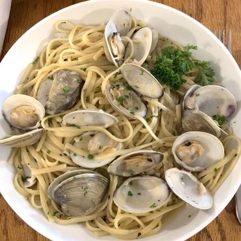 Regina's Restaurant - Clam and Linguini - Mediterranean Near Me - Silver Spring, Maryland
