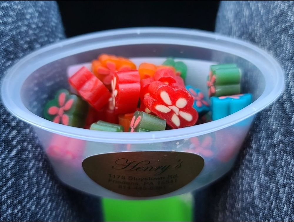 Henry's Cake & Candy Supplies Logo