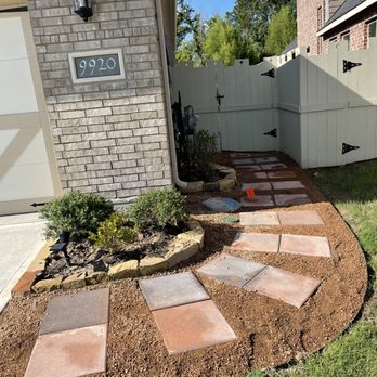 Longoria Landscaping - Front pathway to gate - Lawn Services Near Me - Conroe, Texas