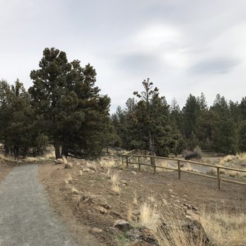 Hillside Park - On leash trail next to off leash area to the right - Parks Near Me - Bend, Oregon