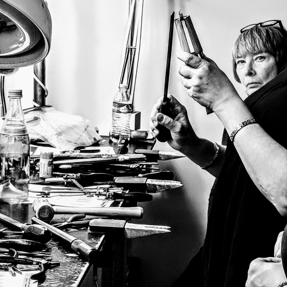 Amalgam Arts Atlanta - Instructor giving a tutorial - Art Schools Near Me - Decatur, Georgia