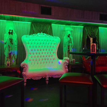 SpookEasy Lounge - Such a great spooky vibe - Tea Rooms Near Me - Tampa, Florida