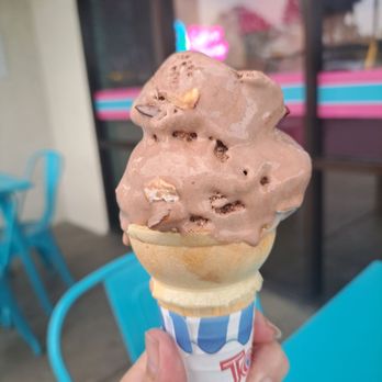 Solana Frosty - Rocky Road - Ice Cream & Frozen Yogurt Near Me - Solana Beach, California Solana Frosty - Rocky Road - Ice Cream & Frozen Yogurt Near Me - Solana Beach, California