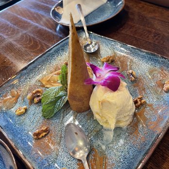 V Lotus - Banana mountain dessert - Vietnamese Near Me - Sugar Land, Texas