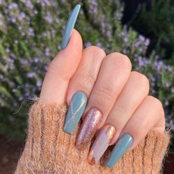 ILLUM Nail Arts