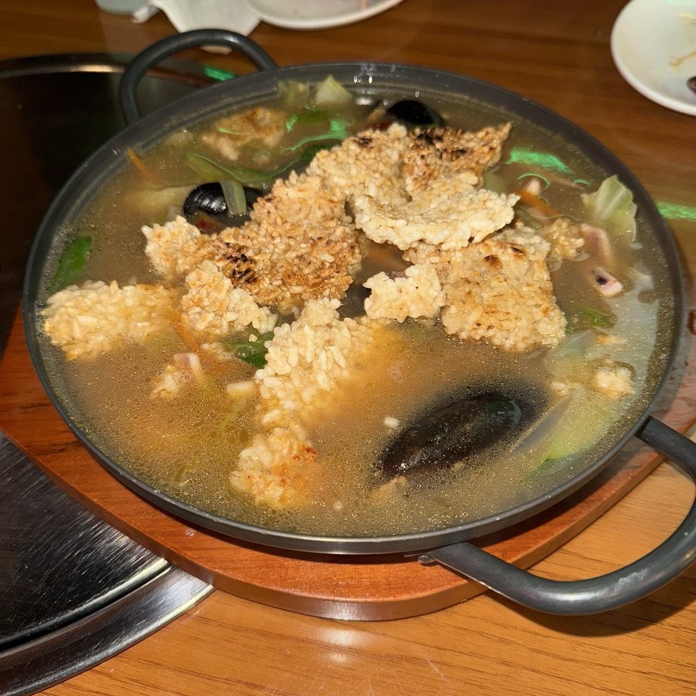 Seafood crispy rice soup