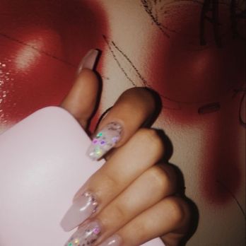 Lv Nails - Favour set wish I had a better picture - Nail Salons Near Me - Welland, Ontario Lv Nails - Favour set wish I had a better picture - Nail Salons Near Me - Welland, Ontario