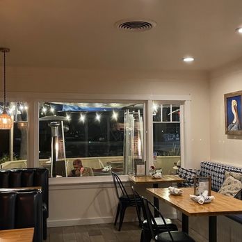 Teddy's By The Sea - Inside - Seafood Near Me - Carpinteria, California