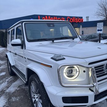 LaMettry's Collision, Inc - Windshield Installation & Repair Near Me - Bloomington, Minnesota