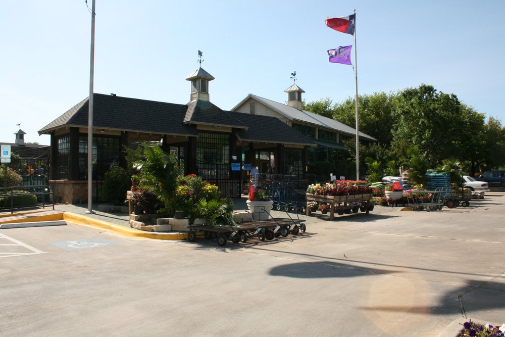 CALLOWAY’S NURSERY Updated October 2024 37 Photos & 25 Reviews 2651 S Hulen, Fort Worth