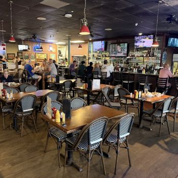 Jerry's Grille - You can see this is a sizable restaurant with lots of tables and options for seating. - American Near Me - Jacksonville, Florida