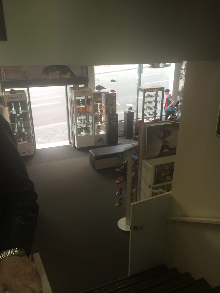 THE RUNNING EDGE Updated August 2024 73 Murray St, Hobart Tasmania