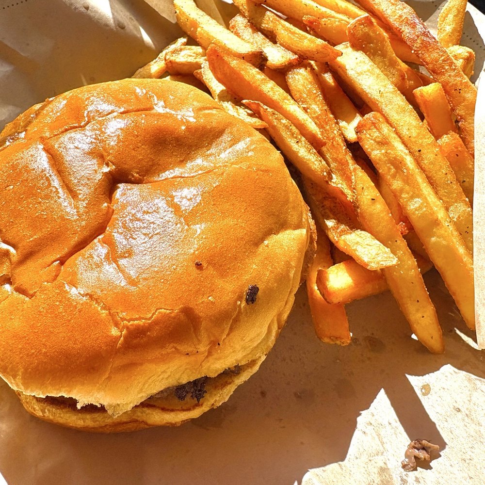 Cheeseburger with fries Cheeseburger with fries