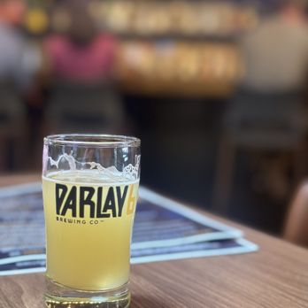 Parlay 6 Brewing - Know When To Hold Em (pale ale / hazy) - Brewpubs Near Me - Reno, Nevada