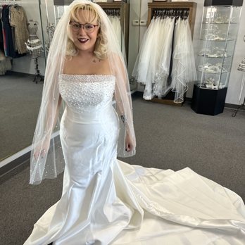 Bridal Elegance By Darlene - Bridal Near Me - Albuquerque, New Mexico