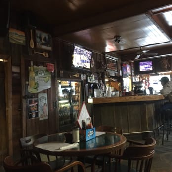Rocky Mountain Roadhouse - the bar and dining area - Nightlife Near Me Rocky Mountain Roadhouse - the bar and dining area - Nightlife Near Me